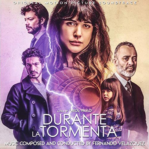 CD cover for "Durante La Tormenta" soundtrack featuring film characters.