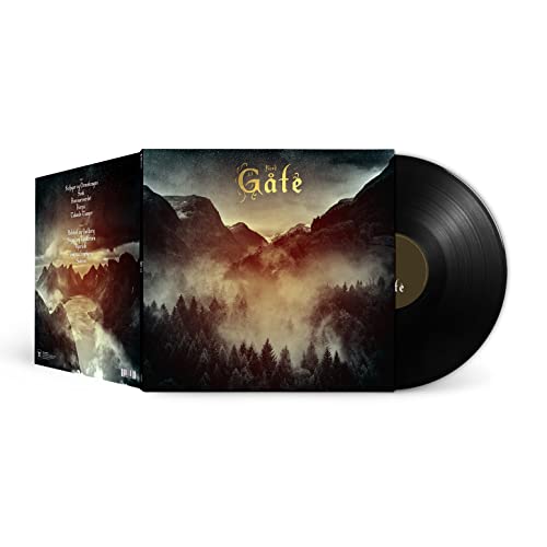 Vinyl record and gatefold sleeve for the album "Gåte" with mountain landscape.