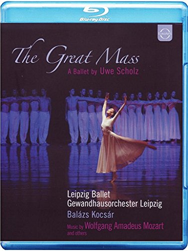 Blu-ray cover for Mozart’s “The Great Mass” featuring ballet dancers.