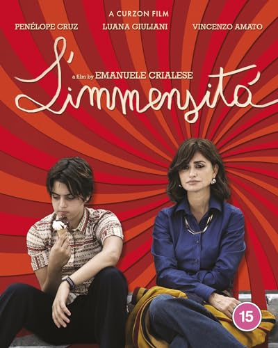 Blu-ray cover for “L’immensità” featuring Penélope Cruz and a young boy.