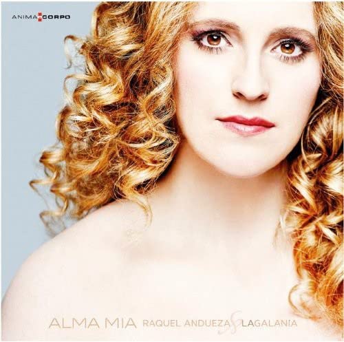 Close-up of Raquel Andueza, a woman with long curly red hair, for the CD "Alma Mia".