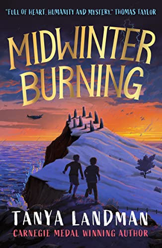 Book cover: two children run towards a fortress on a snowy cliff.