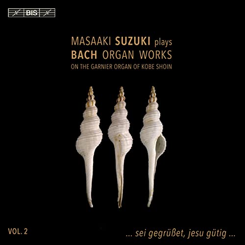 CD cover: Masaaki Suzuki plays Bach, featuring three seashells on black.