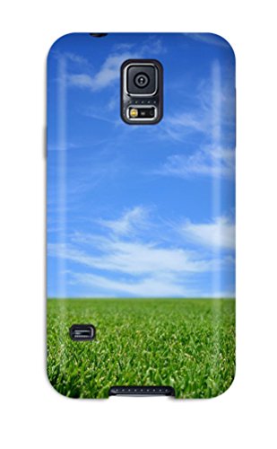 Galaxy S5 phone case with a blue sky and green grass design.