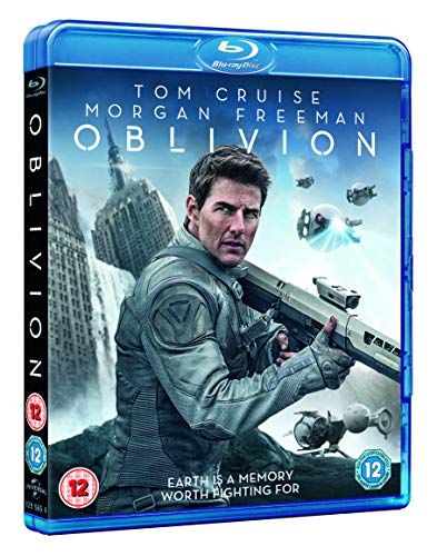 Blu-ray cover for Oblivion featuring Tom Cruise holding a rifle against a ruined city.