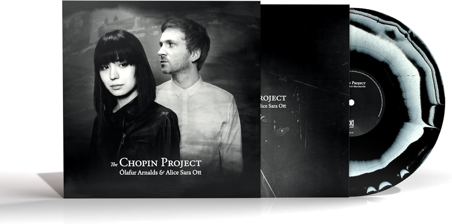 Vinyl record featuring portraits of Ólafur Arnalds and Alice Sara Ott.