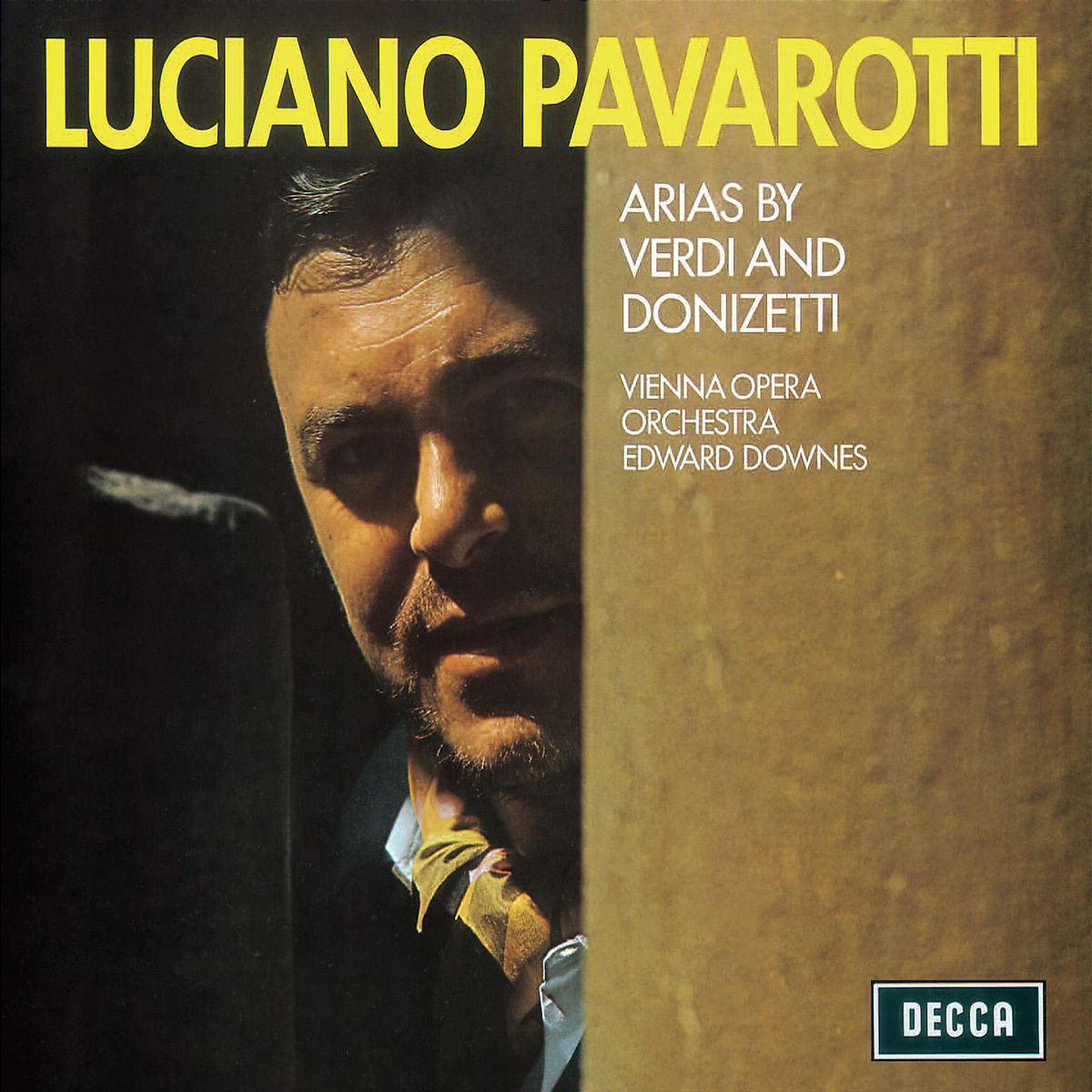 CD cover featuring Luciano Pavarotti, text listing Verdi and Donizetti arias.