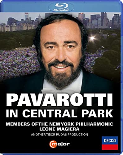 Blu-ray cover featuring Luciano Pavarotti with a Central Park backdrop.