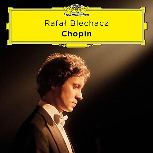 CD cover featuring pianist Rafał Blechacz in formal wear.