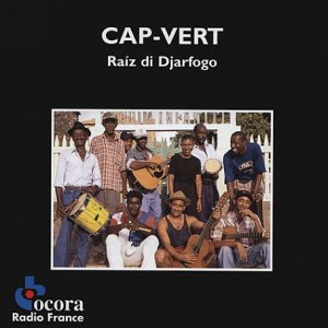 CD cover for “Raiz di Djarfogo” featuring a group of musicians.