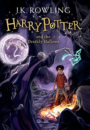 Book cover: Harry Potter and the Deathly Hallows, magical battle scene.