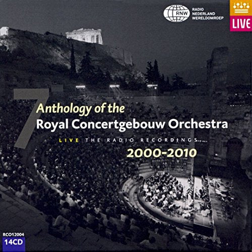 CD cover: black and white image of a concert with orchestra.