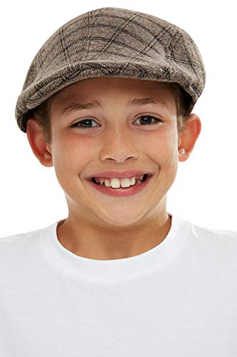 Child wearing a brown and black patterned flat cap.