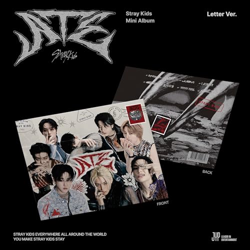 Stray Kids “Ate” album cover with band members and collage imagery.