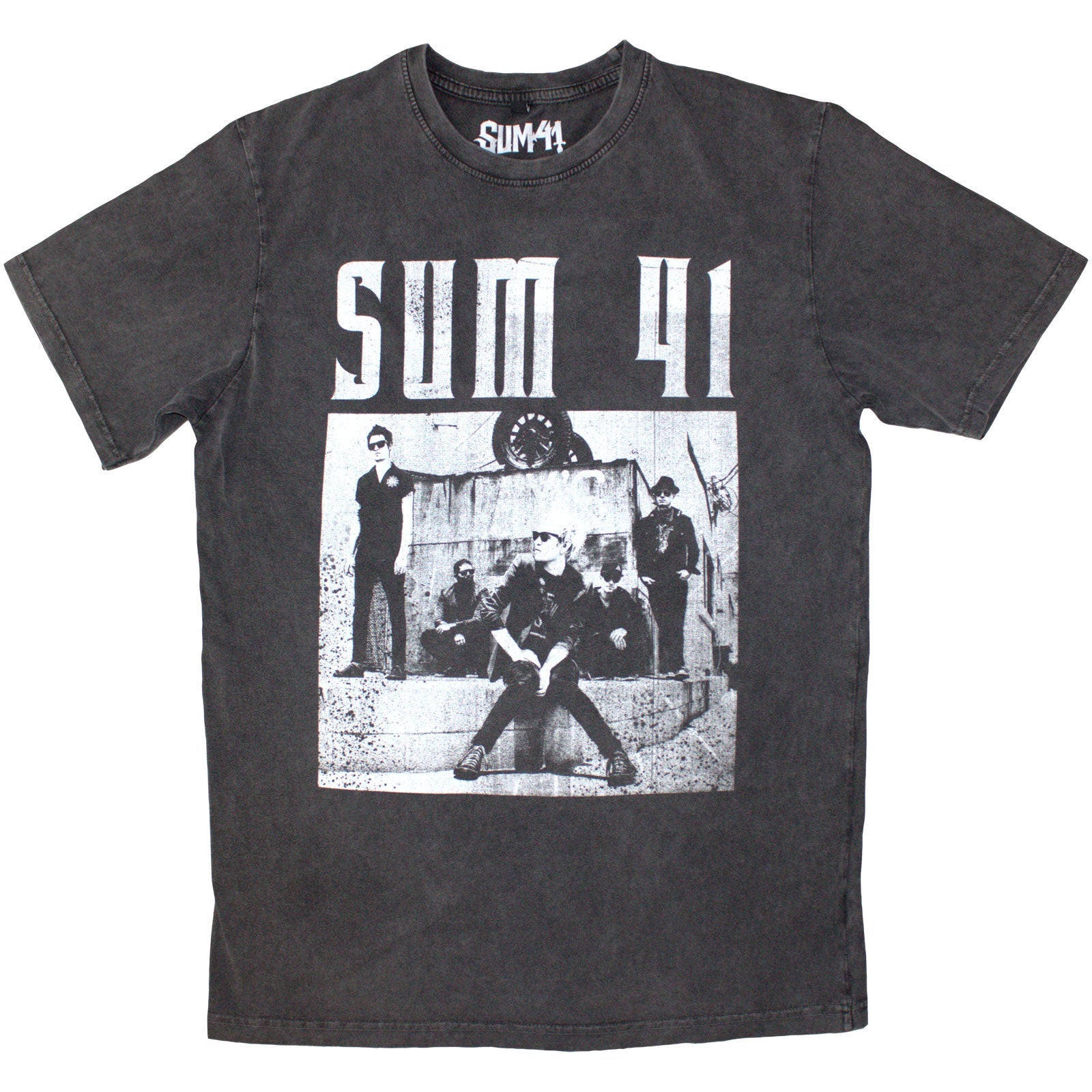Washed grey t-shirt featuring a Sum 41 band photo, size X-Large.