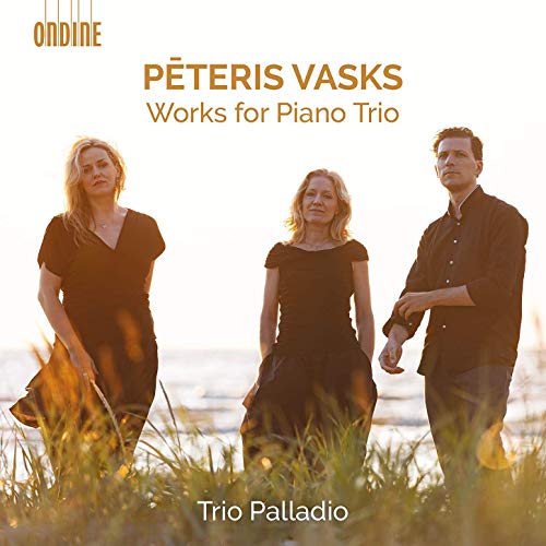 CD cover featuring Trio Palladio standing in a grassy field.