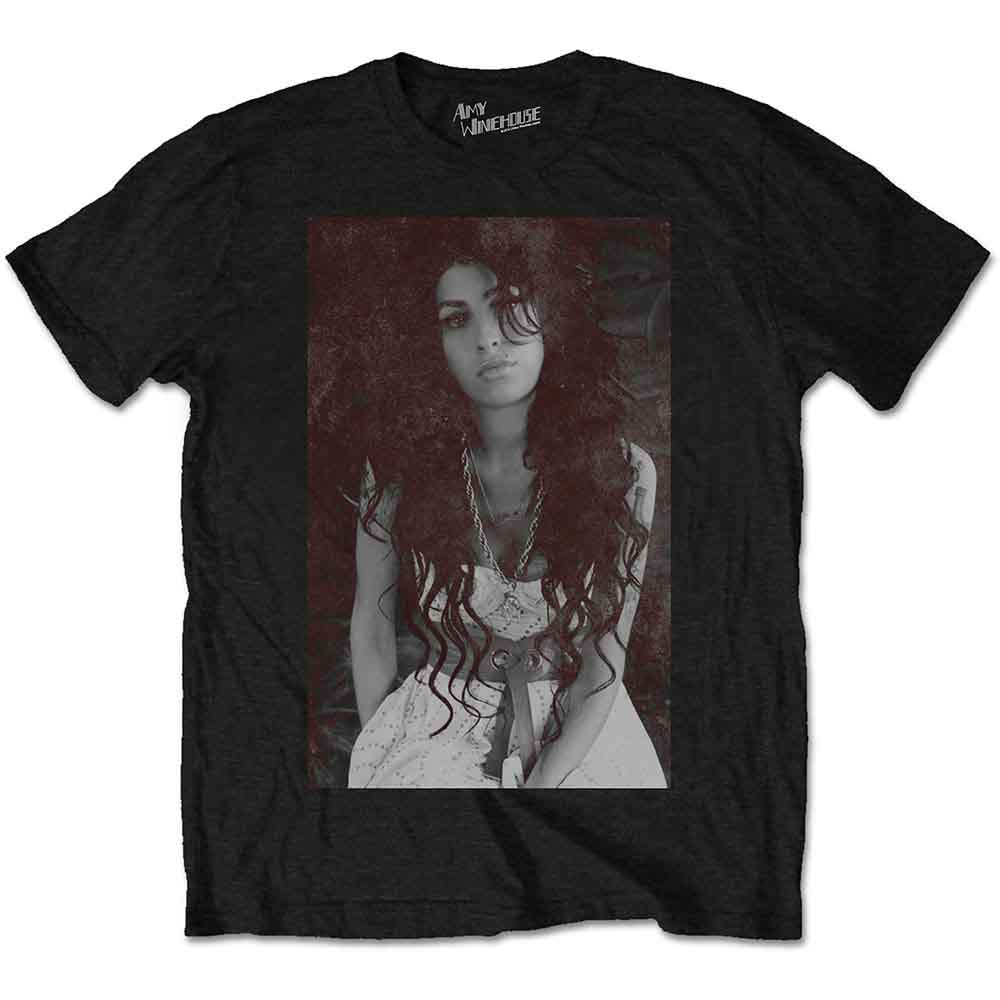 Black t-shirt with a grayscale portrait of Amy Winehouse on the front.