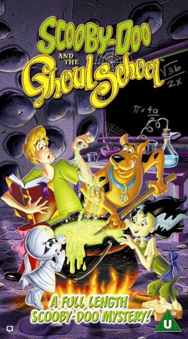 DVD cover featuring Scooby-Doo and friends around a bubbling cauldron on a red background.