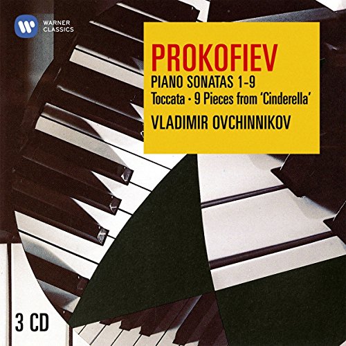 Piano keys on a CD cover with yellow text box and "3 CD" label.